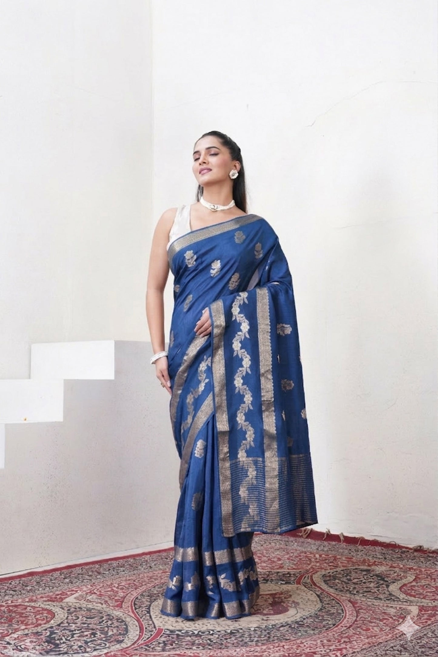 Maroon Dola Silk Saree With Zari Borders