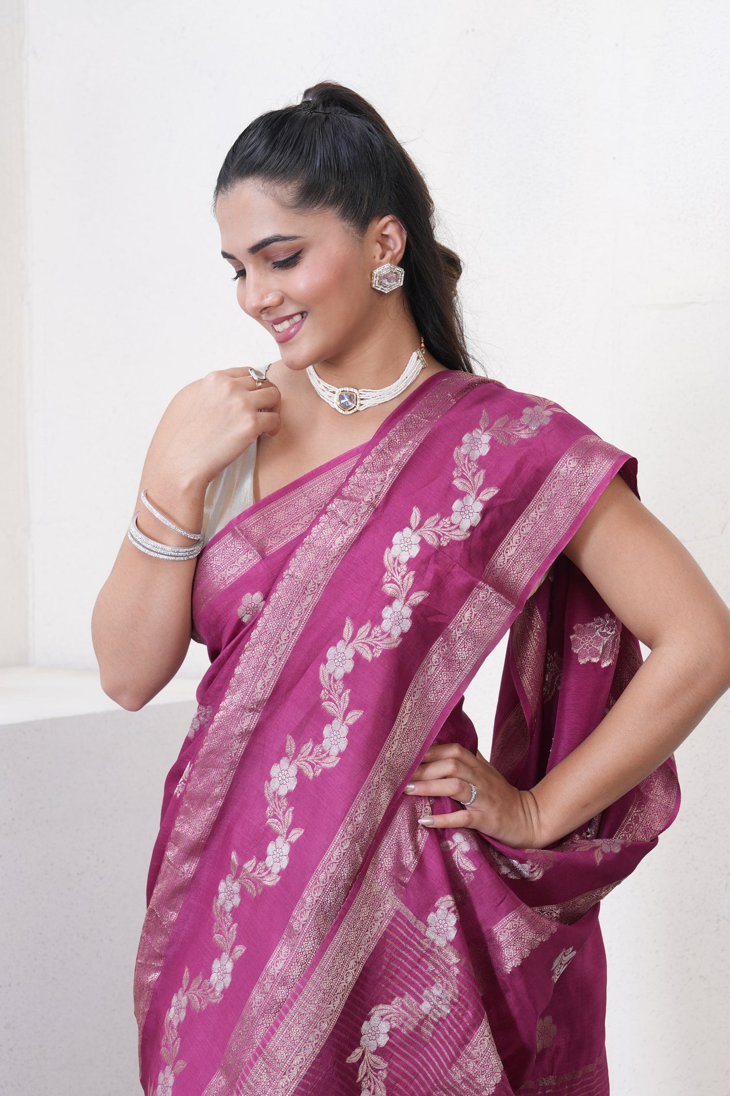Maroon Dola Silk Saree With Zari Borders